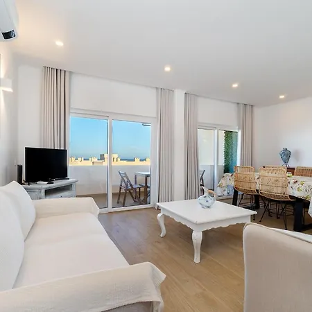 Apartmán Renovated 2br In With Pool & Garage By Soulplaces